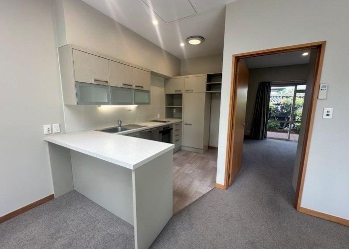  at 1/65 Bryndwr Road, Bryndwr, Christchurch City, Canterbury