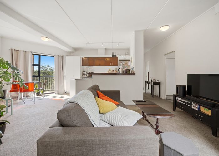  at 2B/40 Charlotte Street, Eden Terrace, Auckland