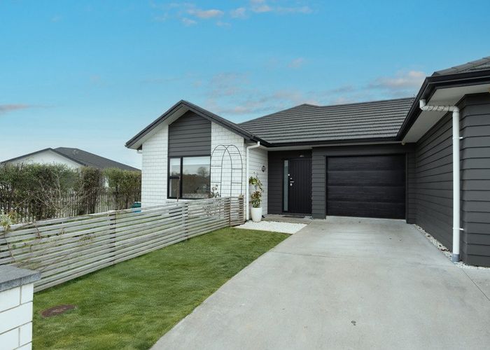  at 2/34 Maggie Place, Chartwell, Hamilton, Waikato