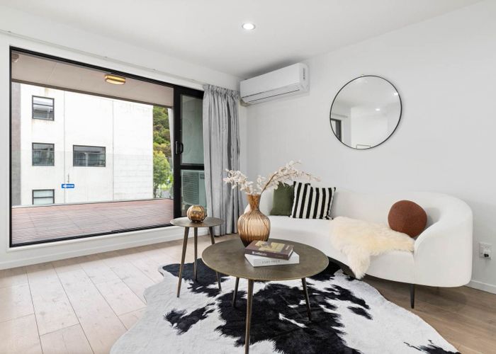  at 3/5 Perekia Street, Albany, Auckland
