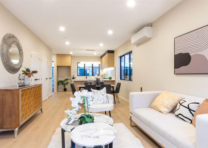  at 4 Greenbrier Street, Westgate, Waitakere City, Auckland