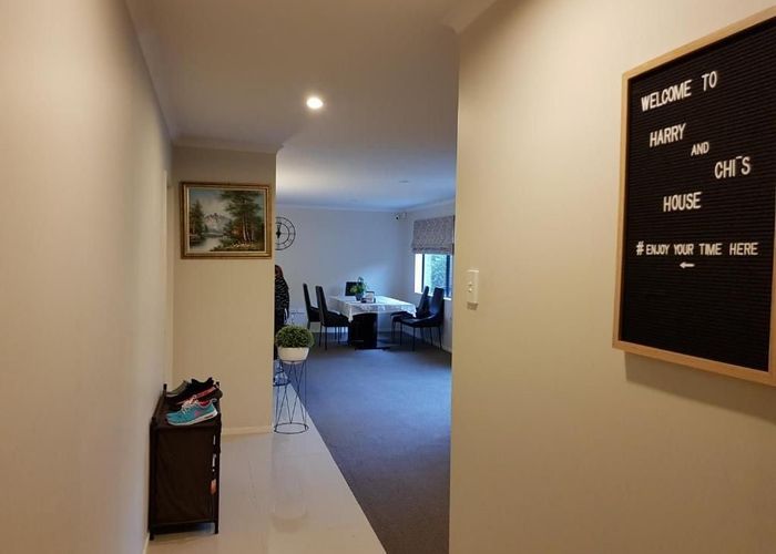  at 28 McWhirters Farm Lane, Massey, Auckland