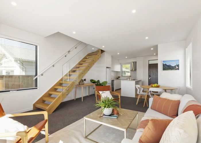  at 1/166 Queens Drive, Lyall Bay, Wellington