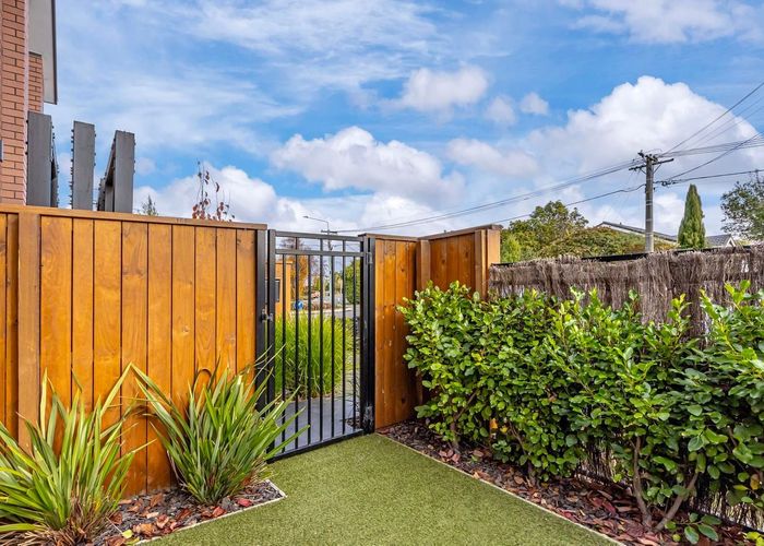  at 2/64 Longfellow Street, Sydenham, Christchurch City, Canterbury