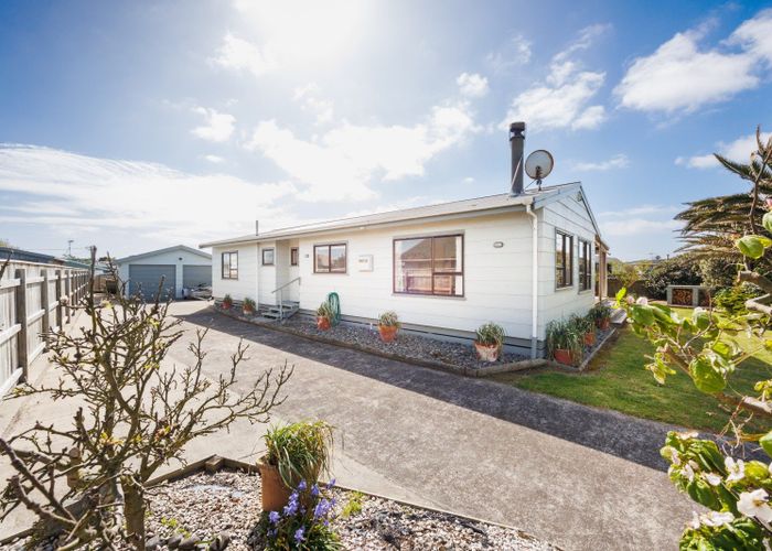  at 18 Thomas Place, Foxton Beach, Horowhenua, Manawatu / Whanganui