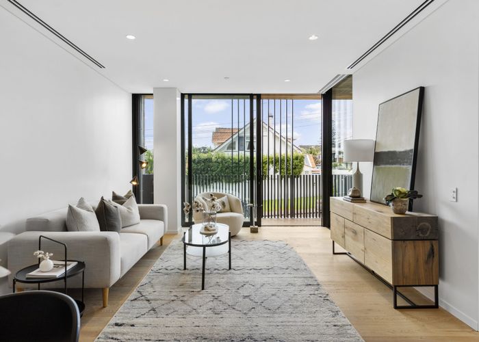  at 204/110 Kitchener Road, Milford, North Shore City, Auckland