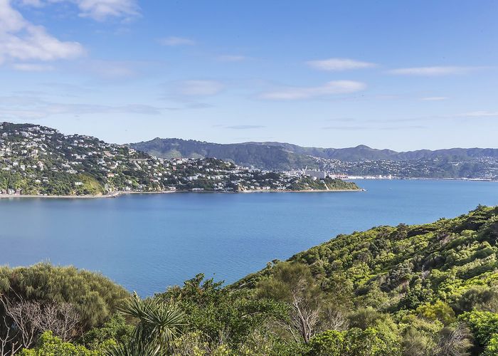  at 131 Akaroa Drive, Maupuia, Wellington