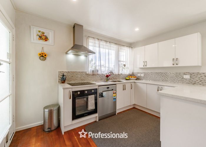  at 10 Gray Avenue, Paraparaumu Beach, Kapiti Coast, Wellington