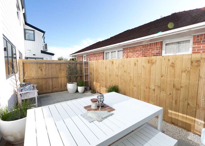  at 90C Seymour Road, Sunnyvale, Waitakere City, Auckland