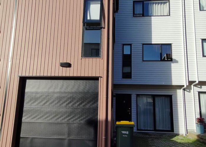  at 6 KORAMA LANE, New Lynn, Waitakere City, Auckland