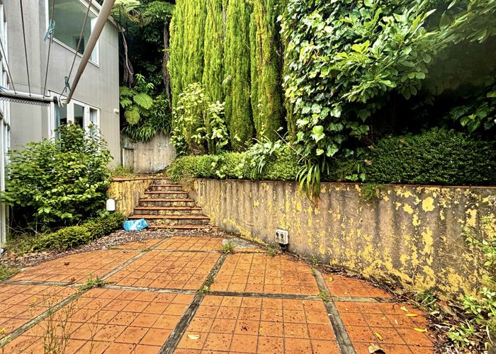  at 9 Selkirk Way, Karori, Wellington