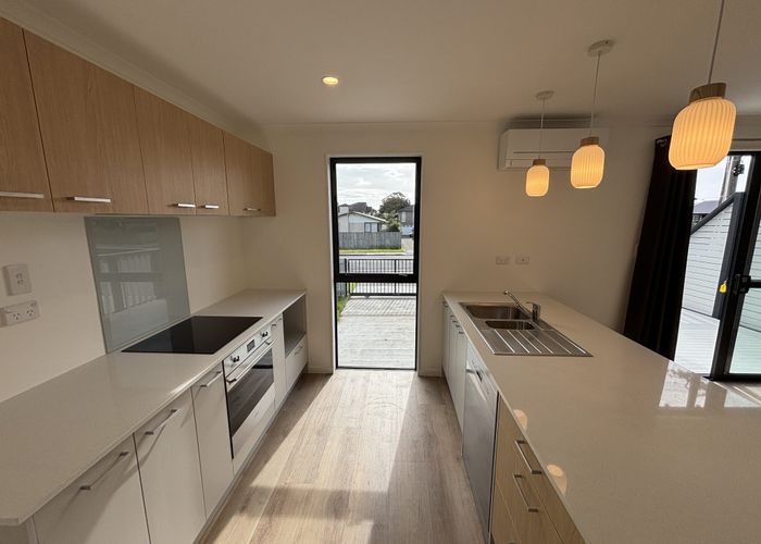  at 19 Rewarewa Road, Te Atatu Peninsula, Waitakere City, Auckland