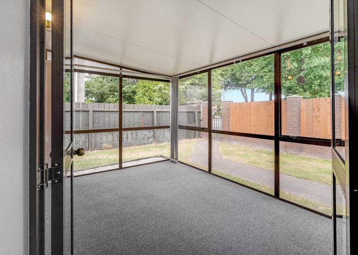  at 2/218 Lincoln Road, Addington, Christchurch