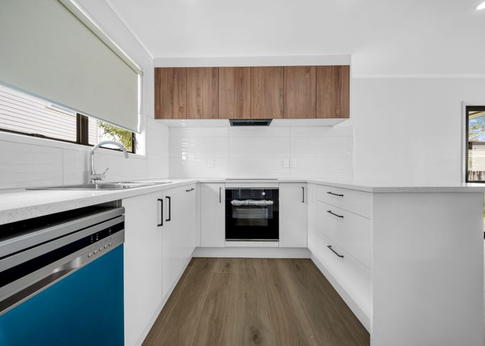  at 2/24 Funnell Place, Manurewa, Manukau City, Auckland