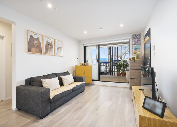  at 4/115 Swanson Road, Henderson, Waitakere City, Auckland