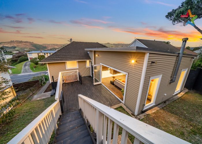  at 21 Franklyn Road, Tawa, Wellington