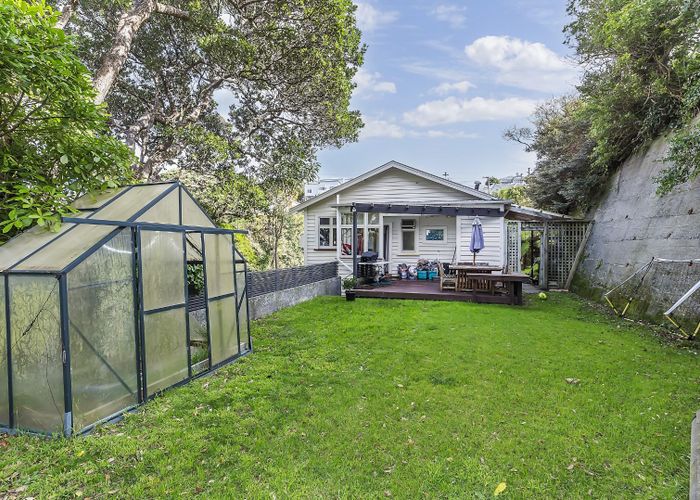  at 7 Mana Street, Vogeltown, Wellington