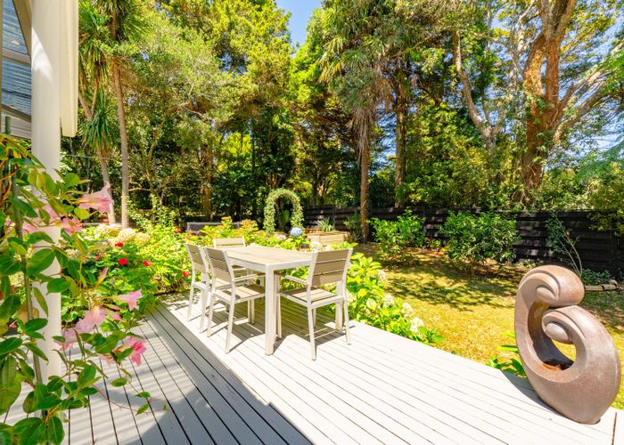  at 31 Tane Road, Laingholm, Auckland