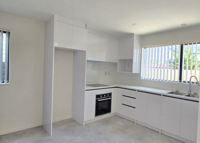  at 8 Nield Road, Manurewa, Auckland