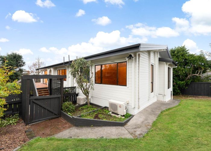  at 10 Lagoon Way, West Harbour, Waitakere City, Auckland