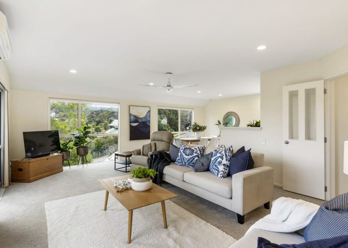  at 4/96 Balmain Road, Chatswood, Auckland