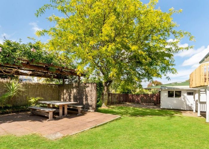  at 7 Munstead Place, Hillcrest, Auckland