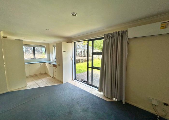  at 31a Mt Lebanon Crescent, The Gardens, Manukau City, Auckland