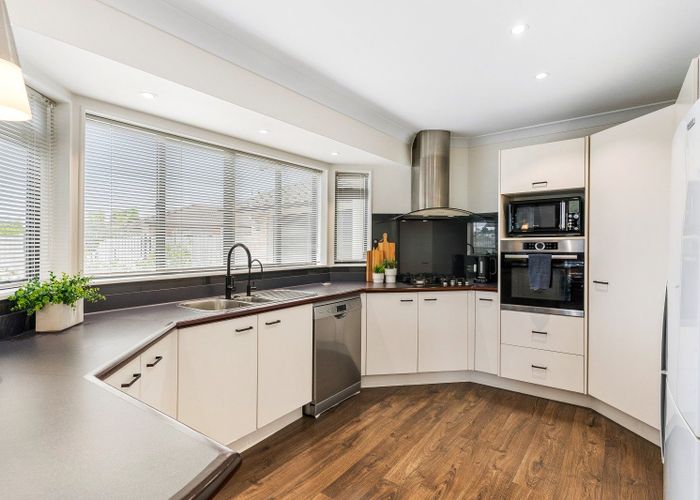  at 15 Glenross Drive, Wattle Downs, Manukau City, Auckland