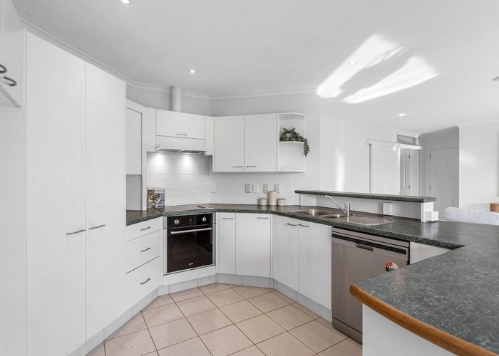  at 32 Broadhaven Avenue, Parklands, Christchurch City, Canterbury
