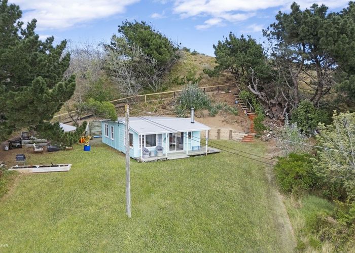  at 8 Signal Street, Foxton Beach, Horowhenua, Manawatu / Whanganui