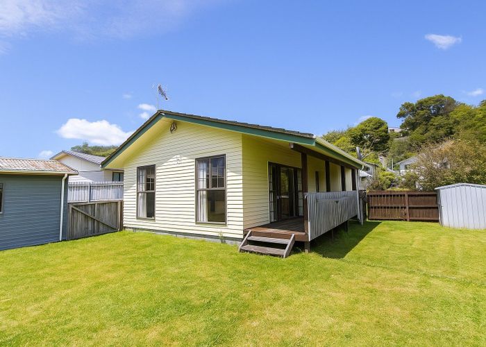  at 86 Omapere Street, Whitby, Porirua, Wellington
