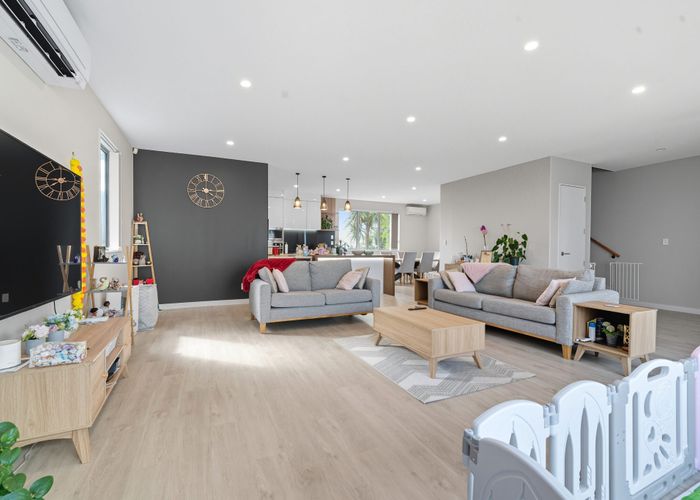  at 32B Tirimoana Road, Te Atatu South, Waitakere City, Auckland
