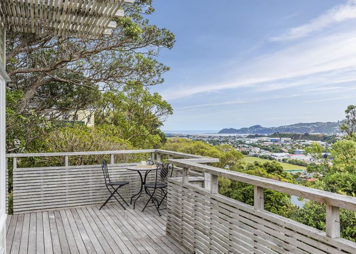  at 117 Nevay Road, Miramar, Wellington