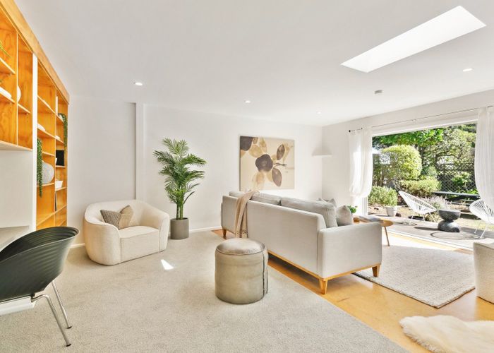  at 174 Queens Drive, Lyall Bay, Wellington