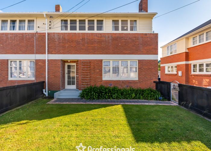  at 2/215 Knights Road, Hutt Central, Lower Hutt