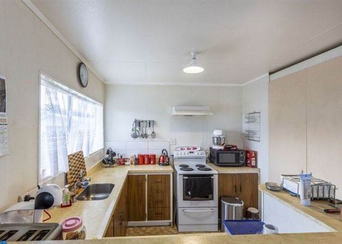  at 570 Rosedale Crescent, Cloverlea, Palmerston North, Manawatu / Whanganui
