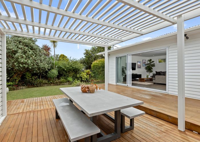  at 11 Brennan Avenue, Te Atatu Peninsula, Waitakere City, Auckland