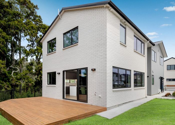  at 27 Tannaghmore Drive, Flat Bush, Manukau City, Auckland