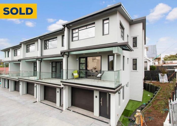  at 4/32 Cardigan Street, Morningside, Auckland City, Auckland
