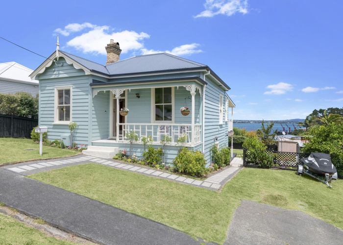  at 72 Palmerston Road, Birkenhead, Auckland