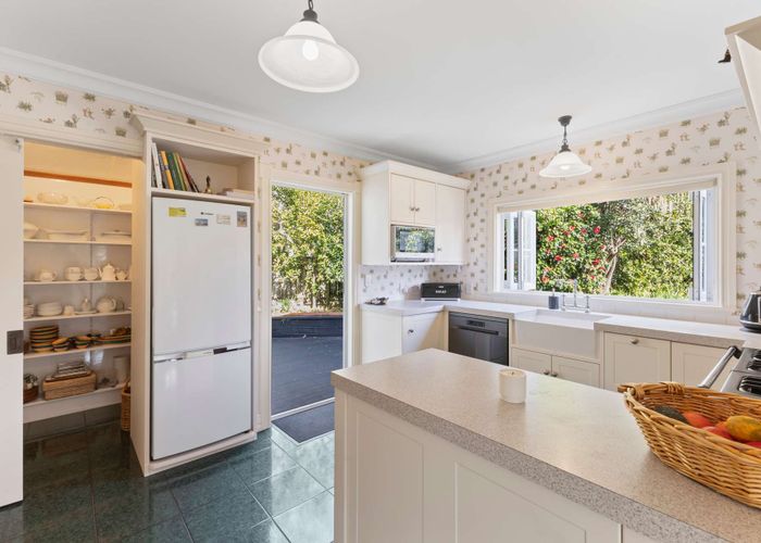  at 424 Mangorei Road, Highlands Park, New Plymouth
