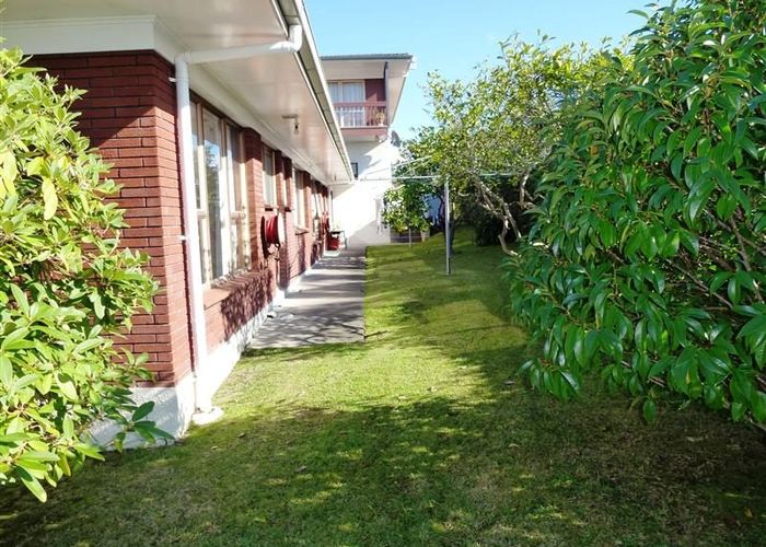  at 1/12 Felgrove Street, Glendene, Waitakere City, Auckland