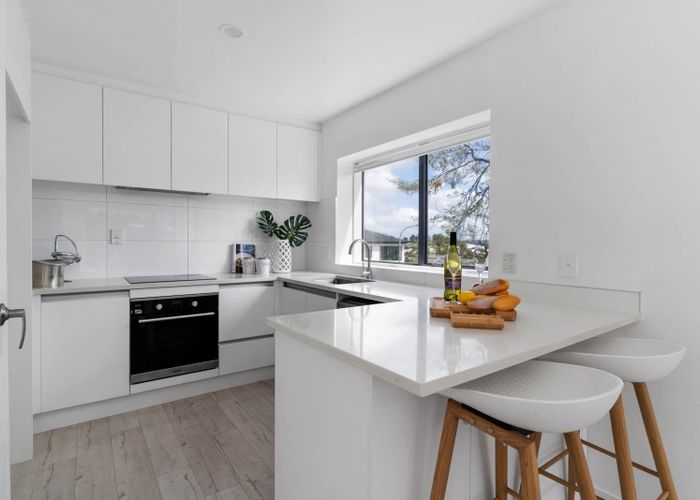  at 1/6 Mira Place, Windsor Park, Auckland