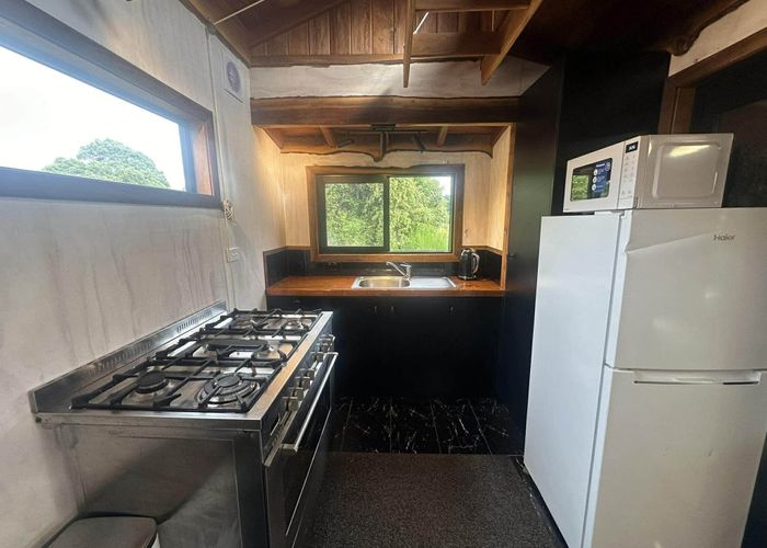  at 5b Twin Lakes Road, Te Marua, Upper Hutt, Wellington