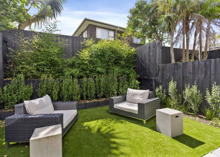  at 25/82 East Coast Road, Milford, North Shore City, Auckland