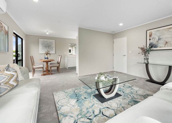  at 3/219 Don Buck Road, Massey, Waitakere City, Auckland