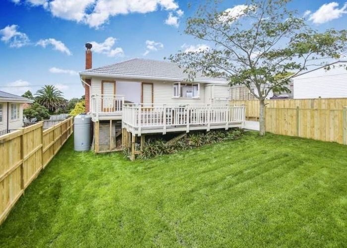  at 6 Maui Street, New Lynn, Auckland