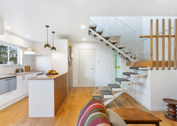  at 4/5 Renfrew Avenue, Sandringham, Auckland