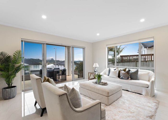  at 12 Mettam Drive, Swanson, Waitakere City, Auckland