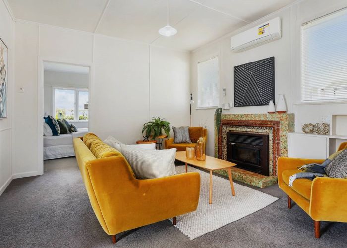  at 33 Ulster Road, Blockhouse Bay, Auckland